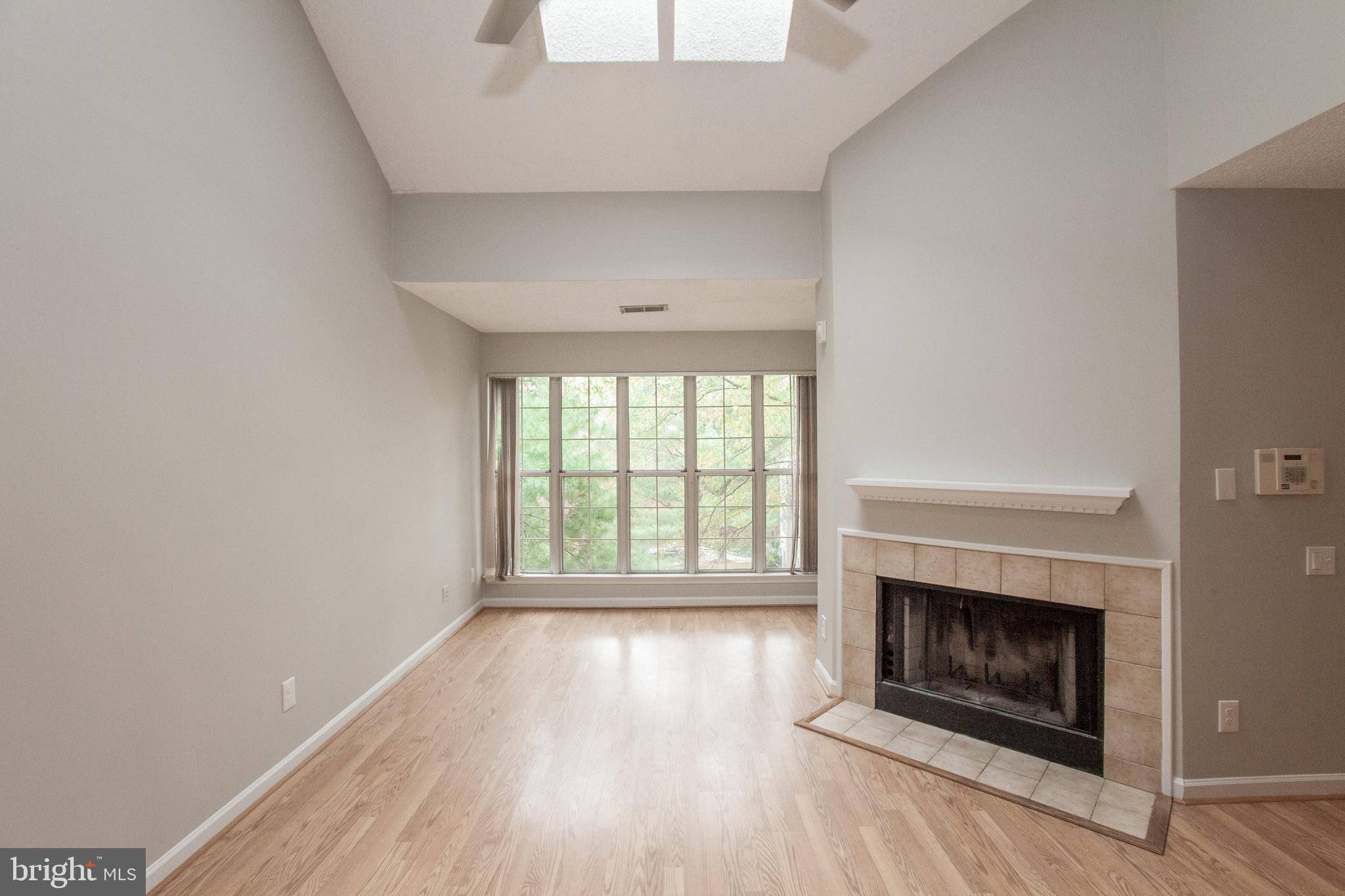 Fairfax, VA 22033,3903 GOLF TEE CT #328