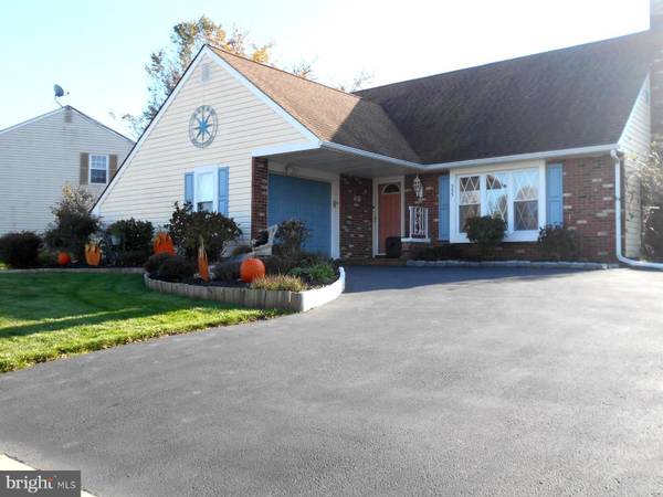 Fairless Hills, PA 19030,553 FERNWOOD LN