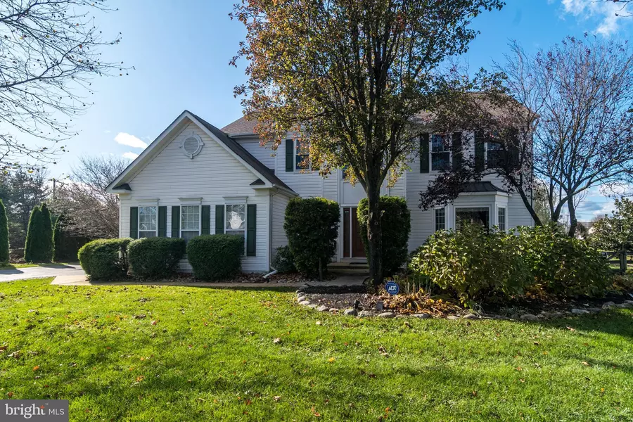 5208 LOVERING DR, Doylestown, PA 18902