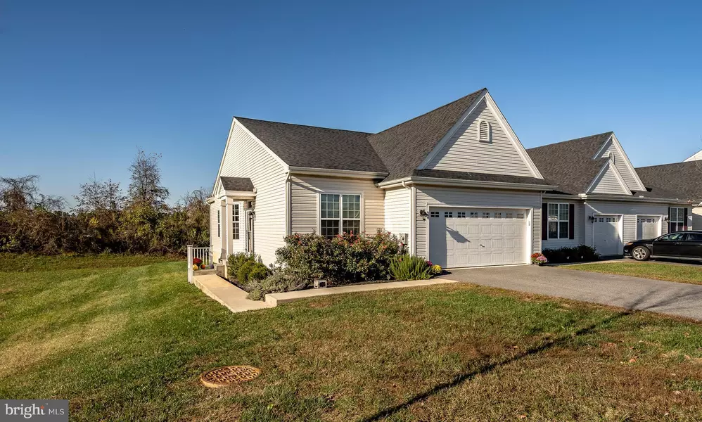 22 GRAND NATIONAL LN, Newark, DE 19702