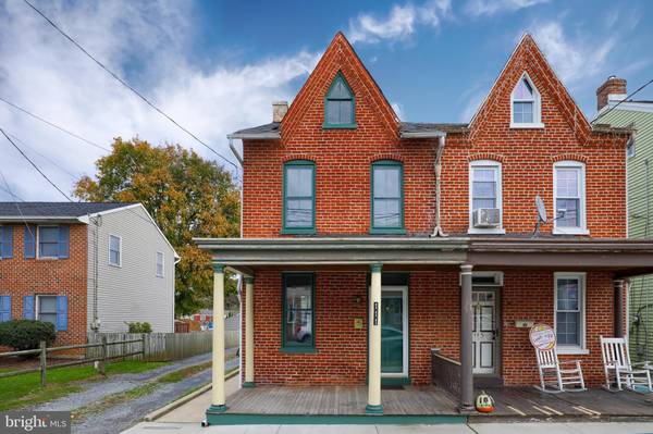 111 S 8TH ST, Columbia, PA 17512