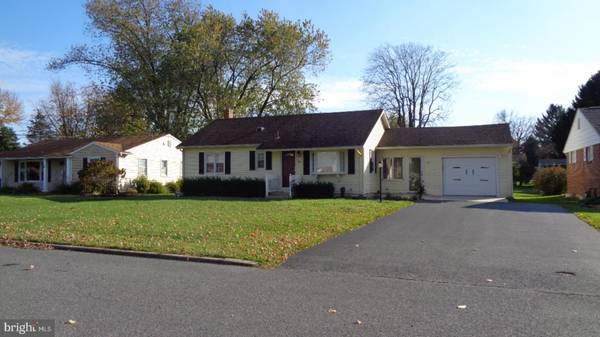 14 GREYSTONE RD, Carlisle, PA 17013