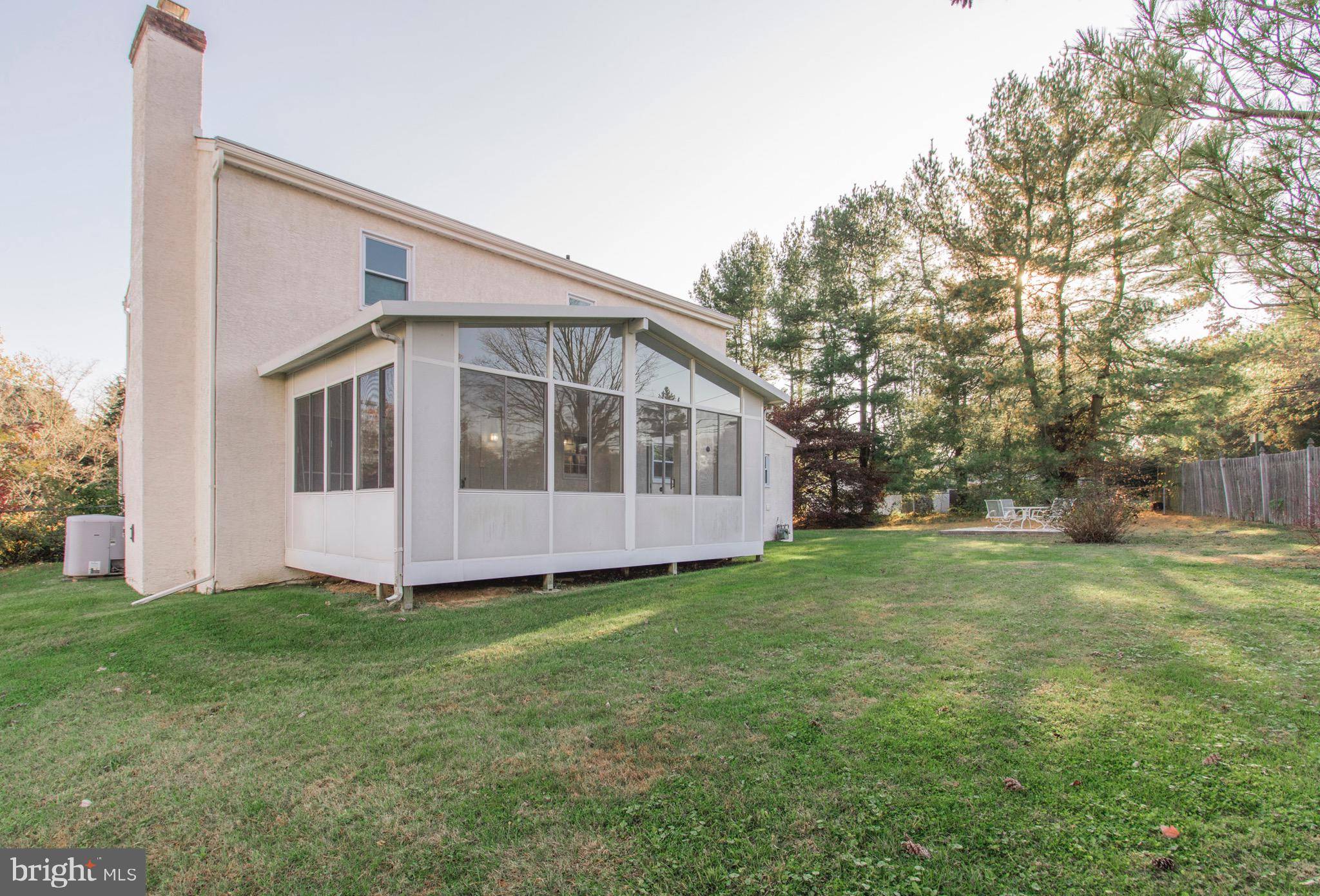 Broomall, PA 19008,98 ACADEMY LN