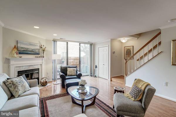 Arlington, VA 22204,939 S SCOTT ST #1