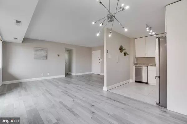 Alexandria, VA 22312,5851 QUANTRELL AVE #208