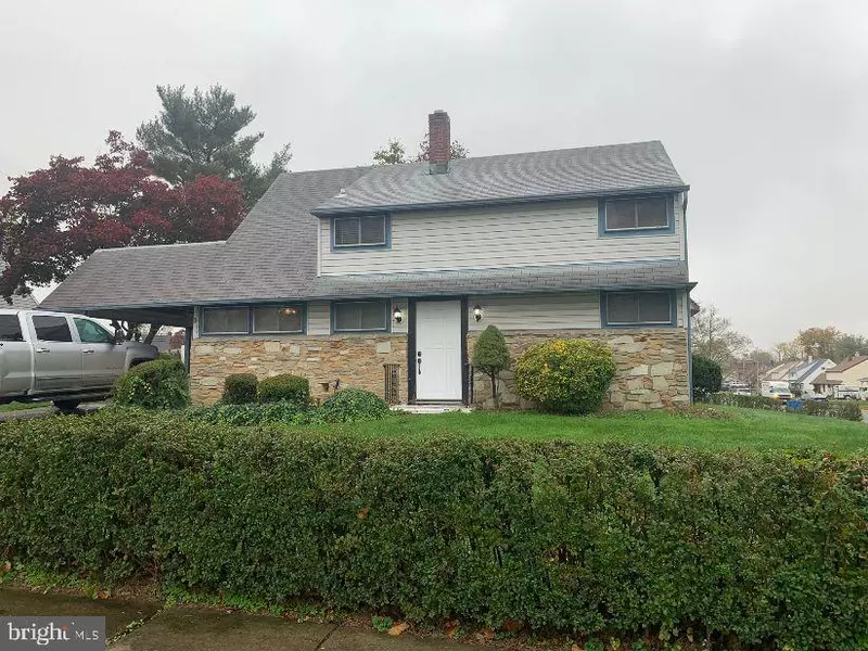 2 INLAND RD, Levittown, PA 19057