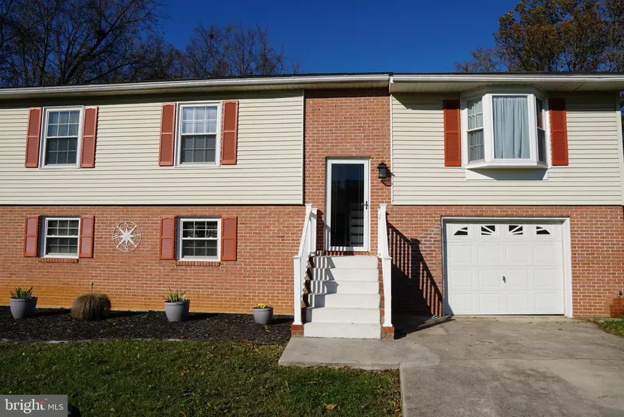 106 UPSHUR, Inwood, WV 25428