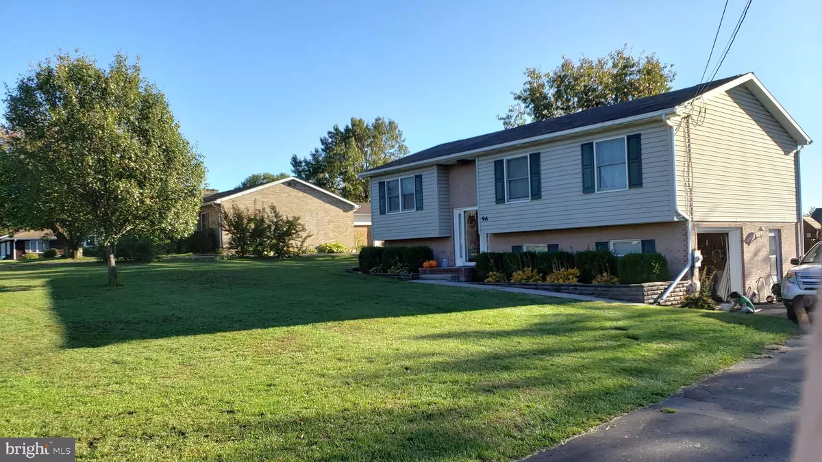 Martinsburg, WV 25405,96 KNOLL DR