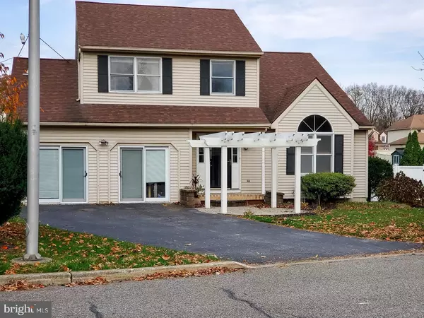 811 HUNTER RD, Easton, PA 18040