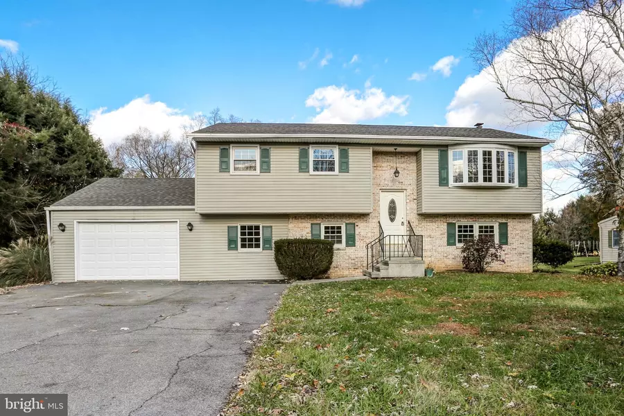 48 N OLD STONEHOUSE RD, Carlisle, PA 17015