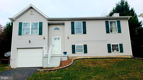 99 MOONLIGHT, Martinsburg, WV 25404