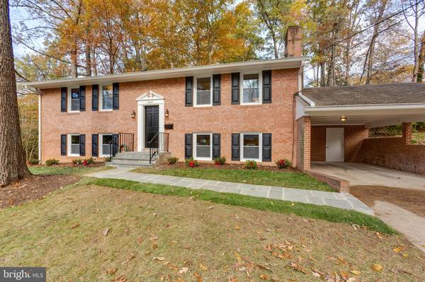 Annandale, VA 22003,8928 MAURICE LN