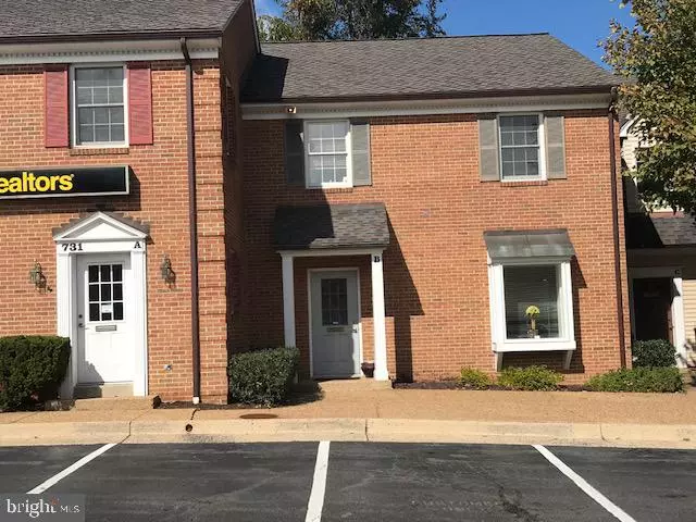 731-B WALKER RD #2-B1, Great Falls, VA 22066