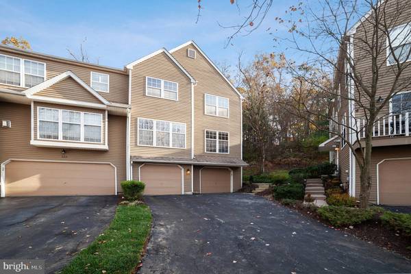 121 WEYBRIDGE DR, Malvern, PA 19355