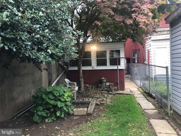 236 E POPLAR ST, York, PA 17403