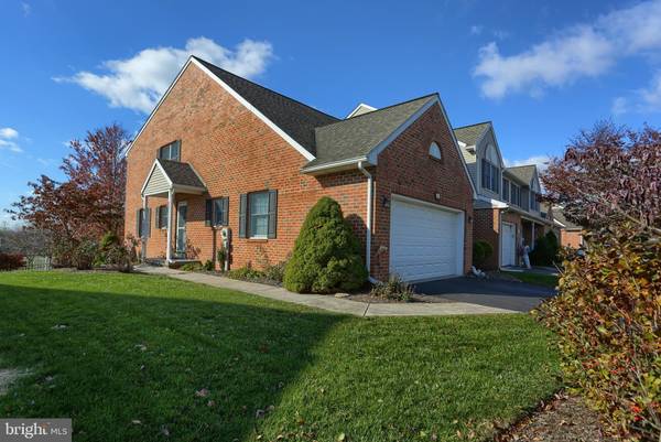 19 SPRING HILL LN, Mountville, PA 17554