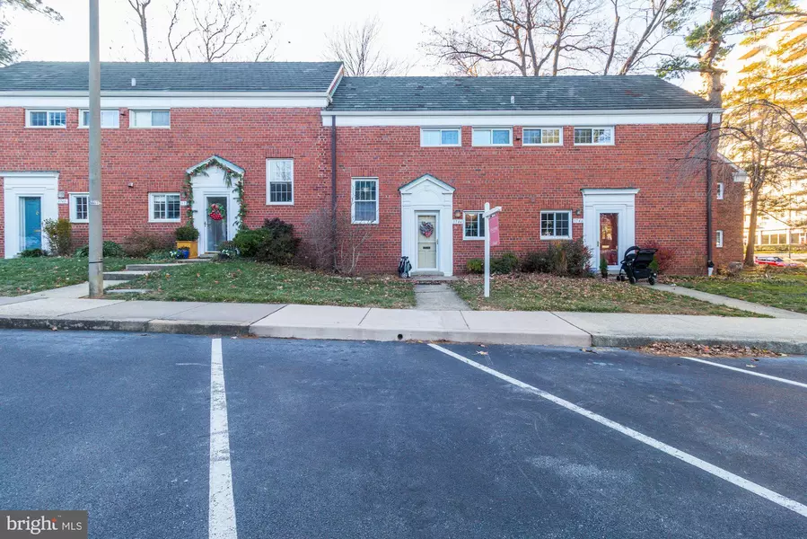 3744 HOLMES LN, Alexandria, VA 22302