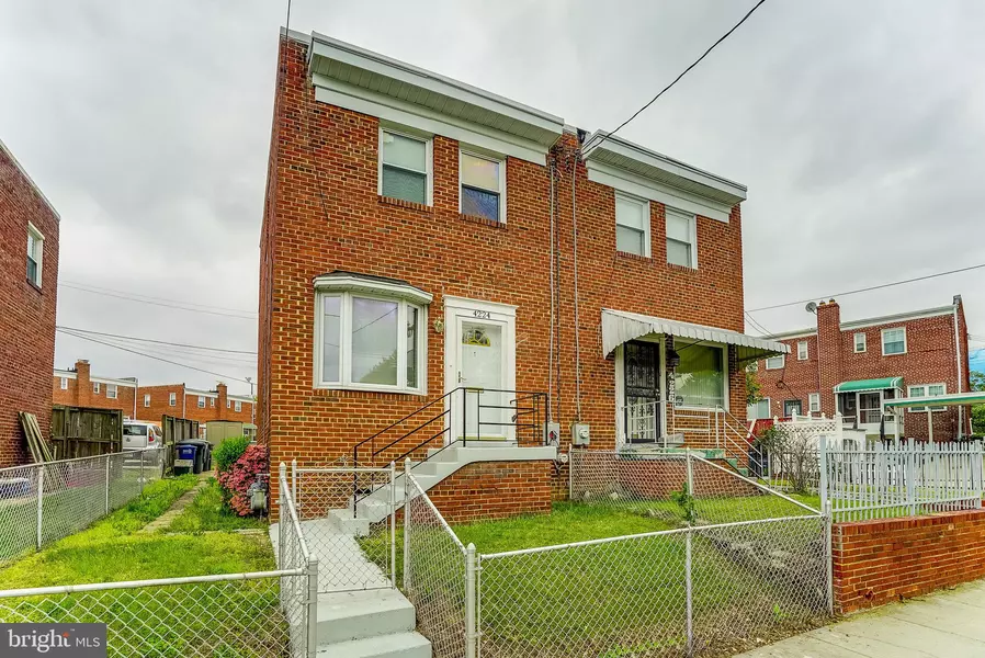 4224 FORT DUPONT TER SE, Washington, DC 20020