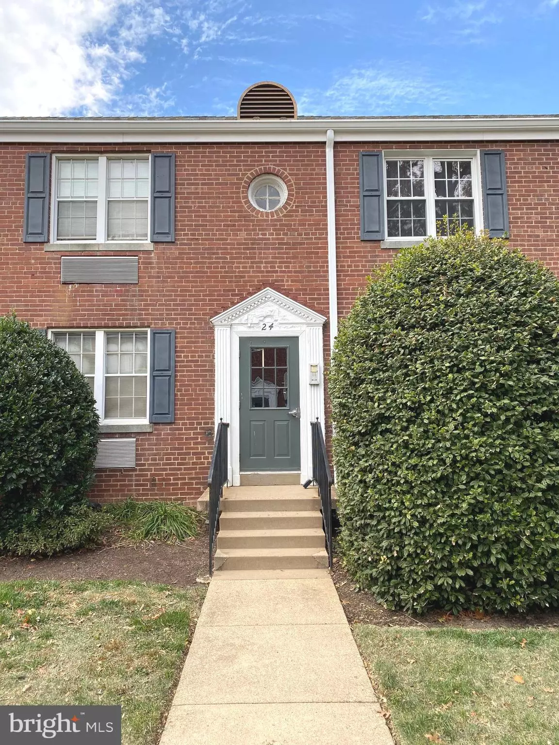 Alexandria, VA 22305,24 AUBURN CT #D