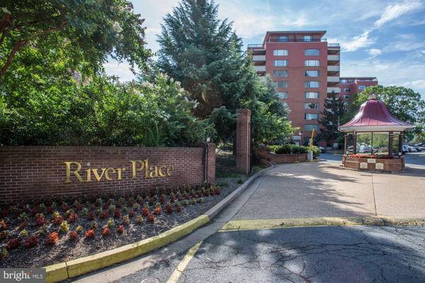 1111 ARLINGTON BLVD #825, Arlington, VA 22209