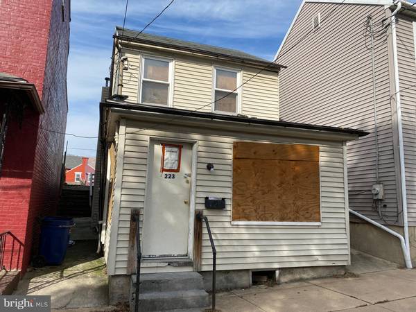 223 LAWRENCE ST, Columbia, PA 17512