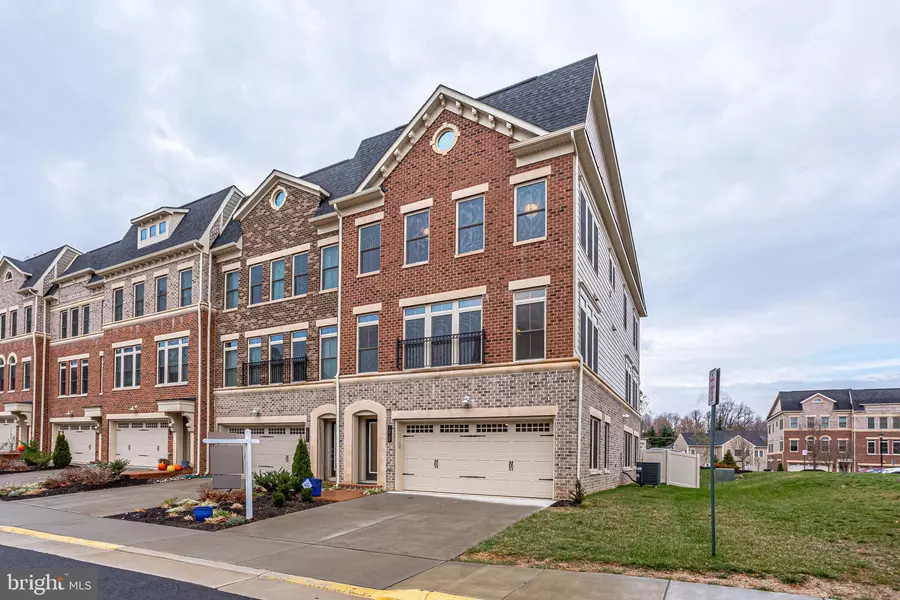 7220 MAGPIE LN, Falls Church, VA 22043