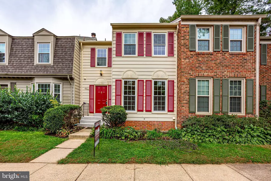 5502 CHESHIRE MEADOWS WAY, Fairfax, VA 22032