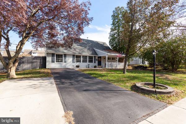 46 QUEENSBRIDGE RD, Levittown, PA 19057