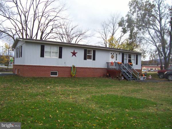 5 S GROVE ST, Petersburg, WV 26847