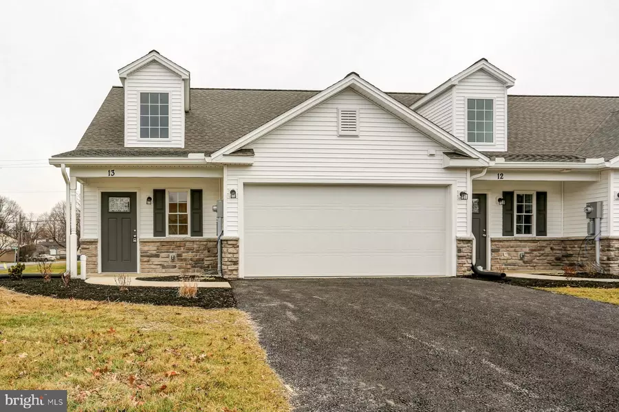 13 GROUP CT, Mount Holly Springs, PA 17065