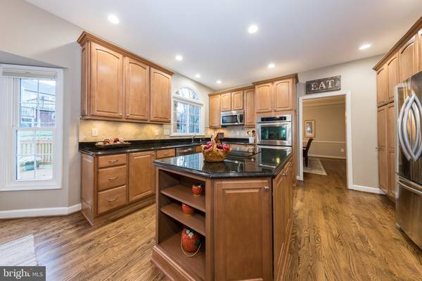 Fairfax Station, VA 22039,9709 SPANISH OAK CT