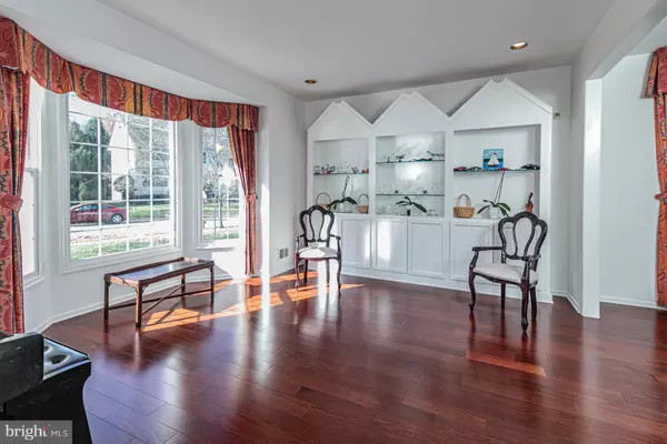 Pennington, NJ 08534,8 LARCHMONT CT