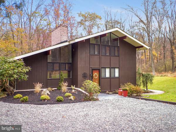 2550 FINN RD, Perkiomenville, PA 18074