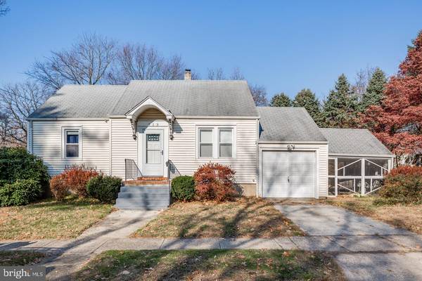 313 E GRAISBURY AVE, Audubon, NJ 08106