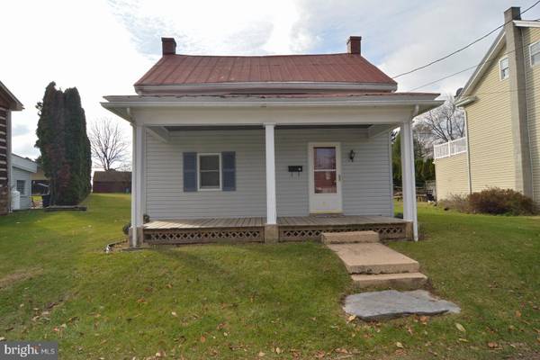 Womelsdorf, PA 19567,18 MAIN ST