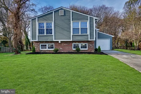 10 DUNHILL CT, Voorhees, NJ 08043