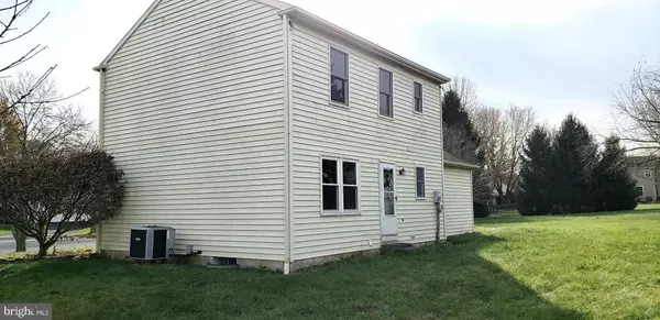 Hummelstown, PA 17036,988 KINGS WAY W