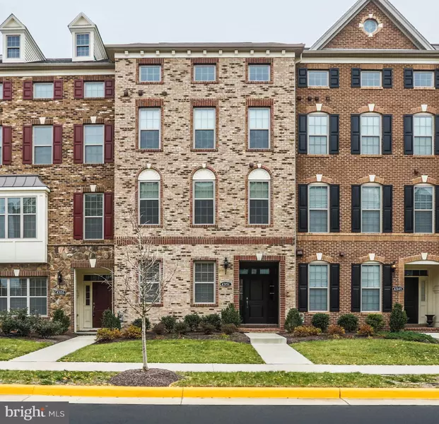 43151 SHORE SQ, Ashburn, VA 20148