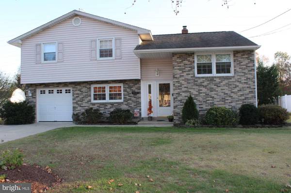 715 FOUNTAIN AVE, Cinnaminson, NJ 08077