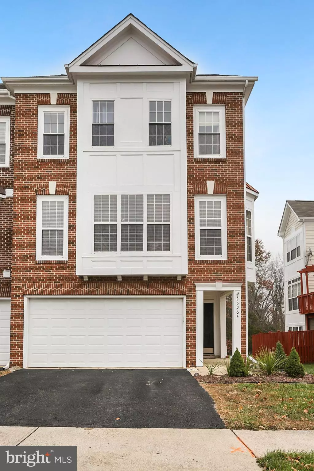 Chantilly, VA 20152,25964 PRIESTERS POND DR