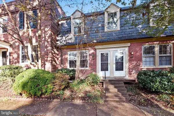 1415 S BARTON ST #256, Arlington, VA 22204