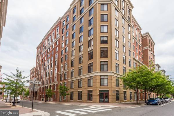 1201 N GARFIELD ST #803, Arlington, VA 22201