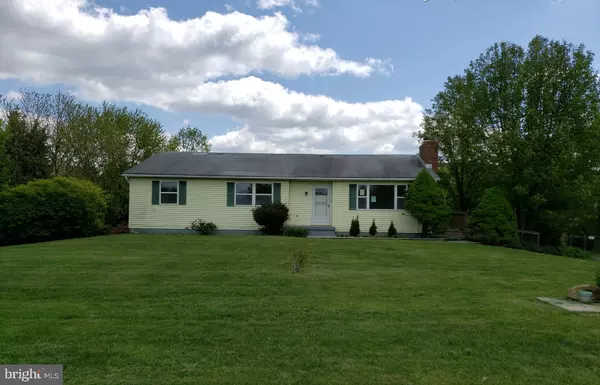 3993 HIGHLAND RIDGE RD, Berkeley Springs, WV 25411