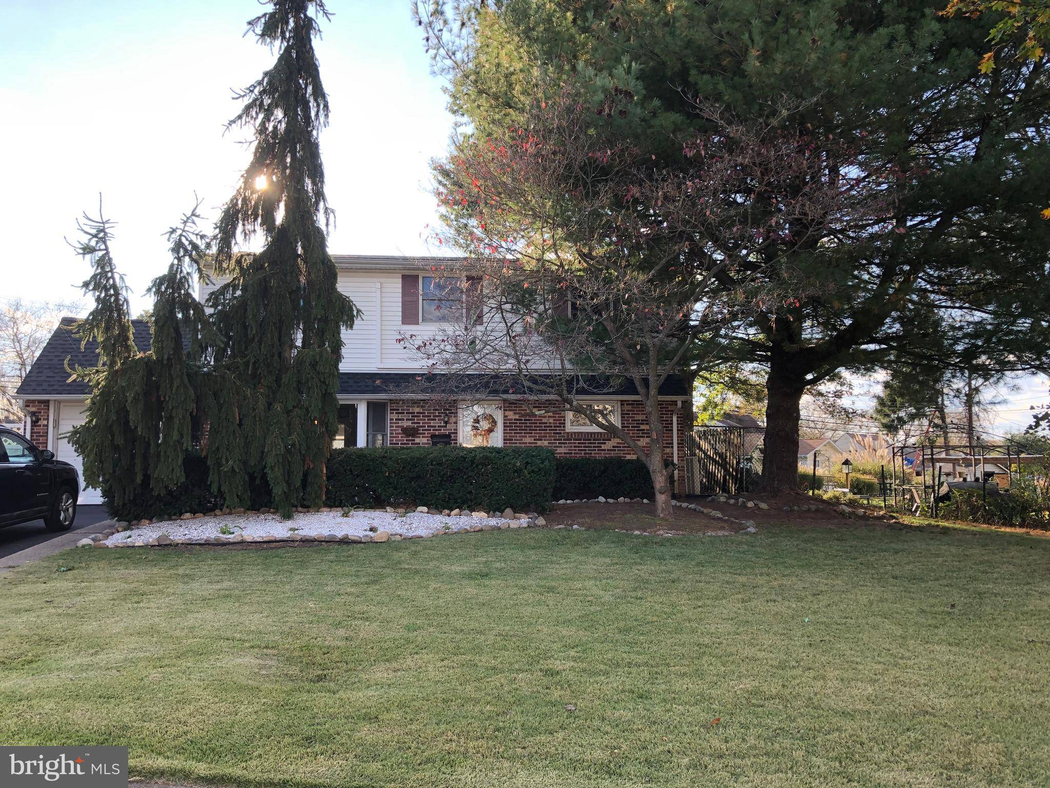 5 QUAKER HILL TURN, Levittown, PA 19057