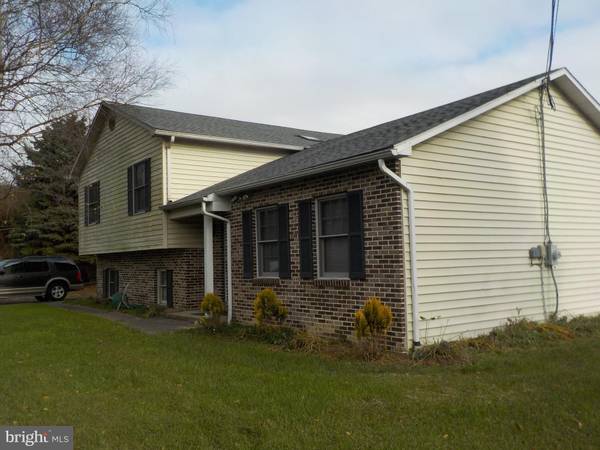 1369 KRUMSVILLE RD, Lenhartsville, PA 19534