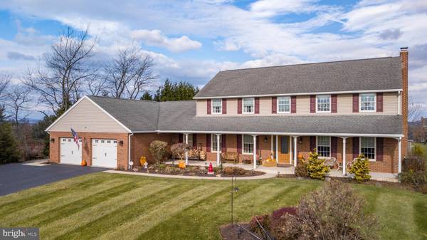 2357 HARVEST LN, Gilbertsville, PA 19525