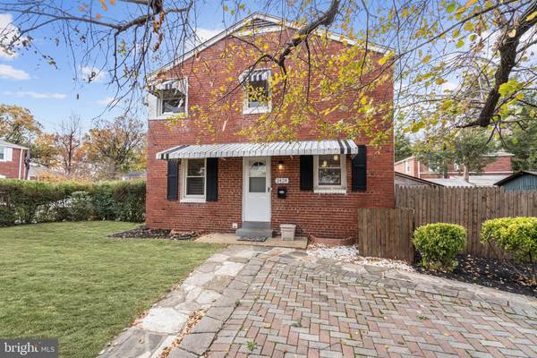 2424 S OAKLAND ST, Arlington, VA 22206