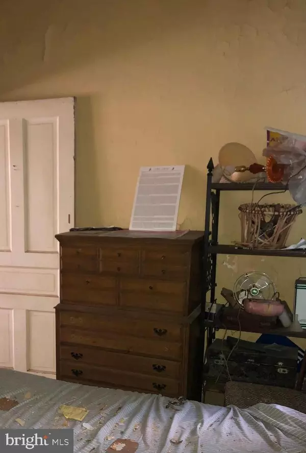Philadelphia, PA 19144,332 E TULPEHOCKEN ST
