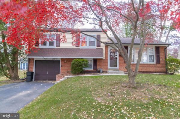 50 WEATHERVANE RD, Aston, PA 19014