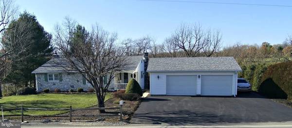 2166 WILLIAMSON RD, Greencastle, PA 17225